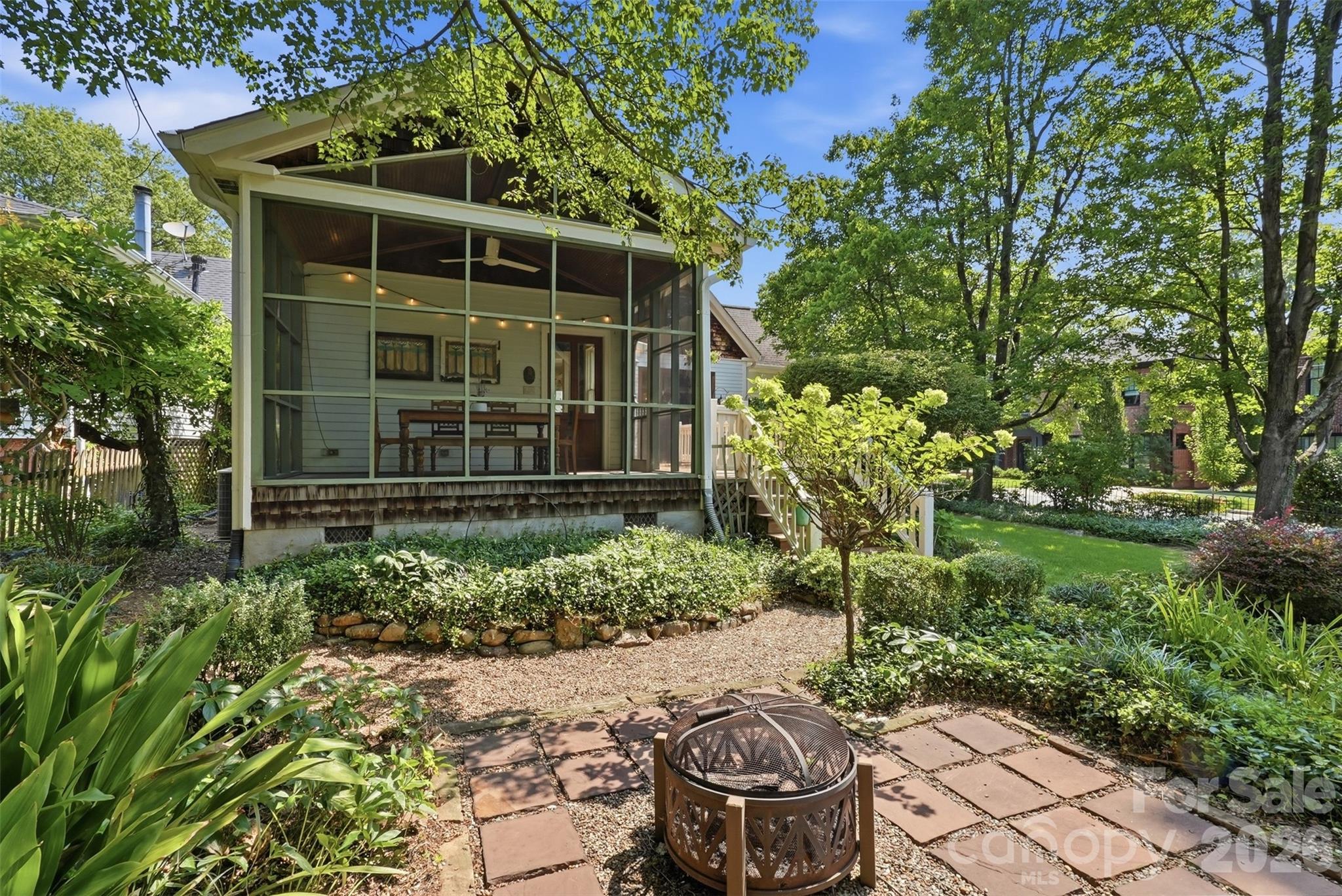 728 Lexington Avenue — Charlotte
