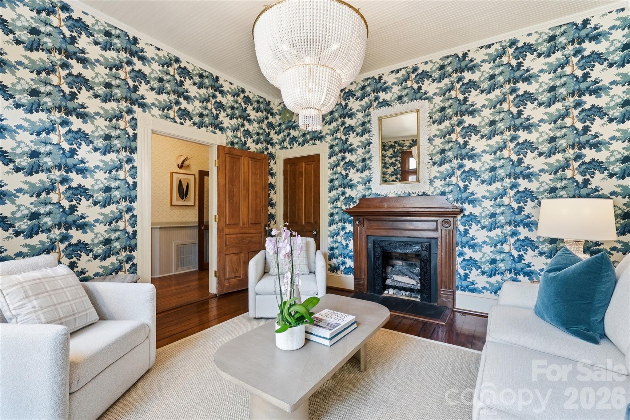 728 Lexington Avenue — Charlotte