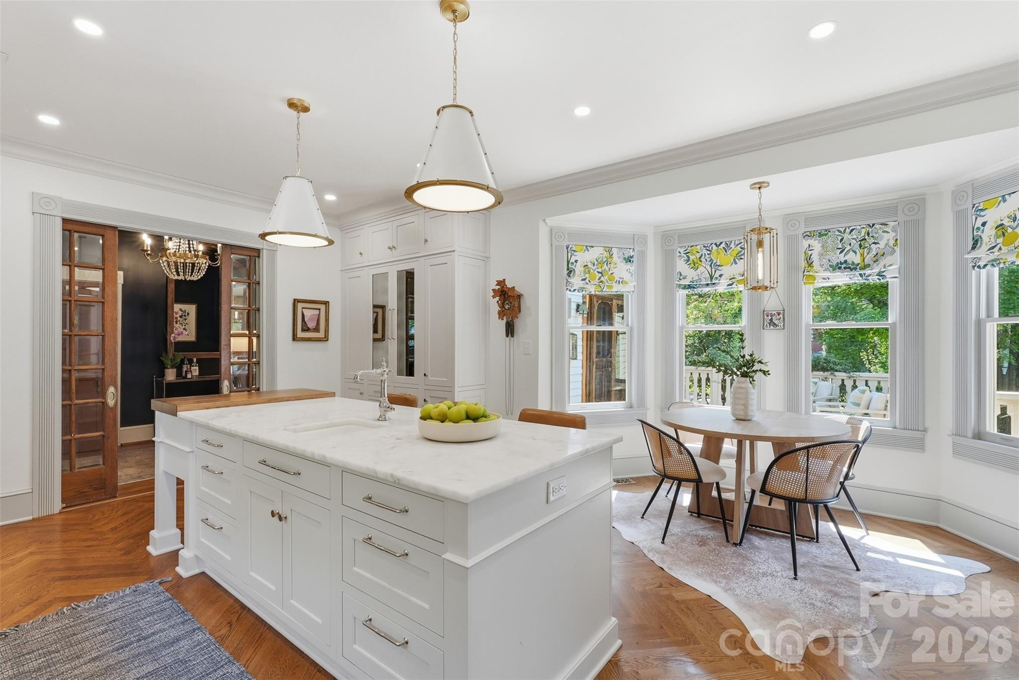 728 Lexington Avenue — Charlotte