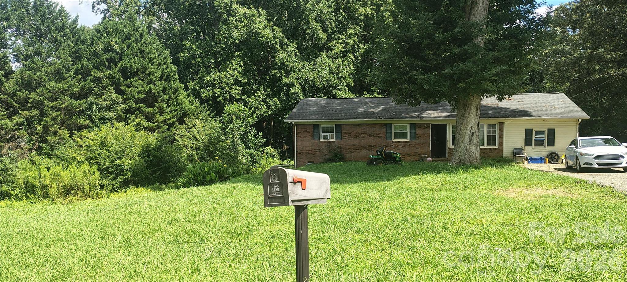 522 Lee Drive — Shelby