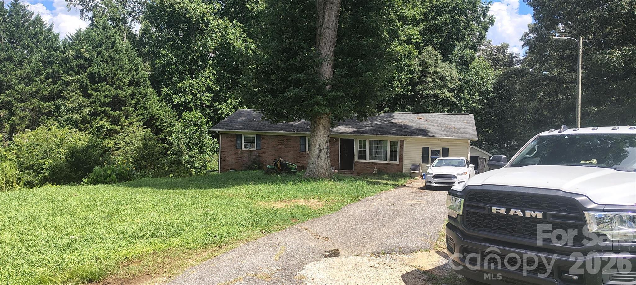 522 Lee Drive — Shelby