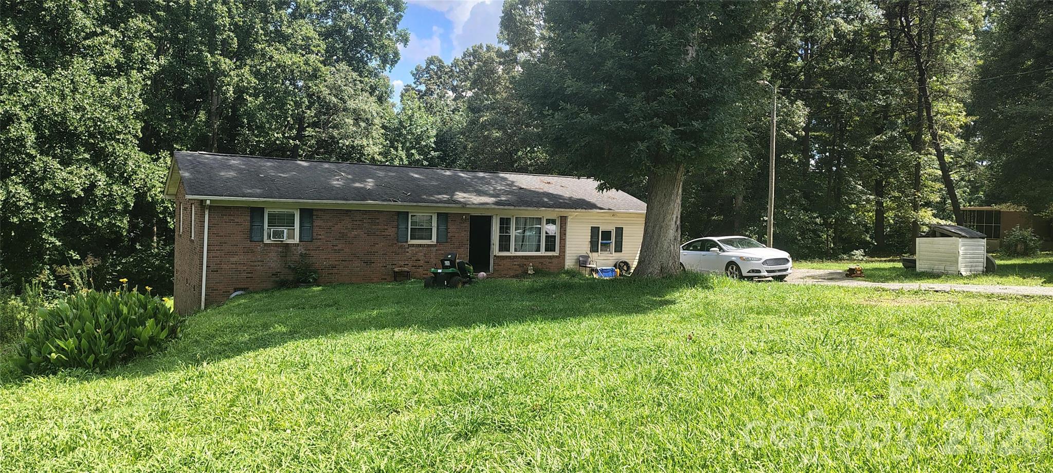 522 Lee Drive — Shelby
