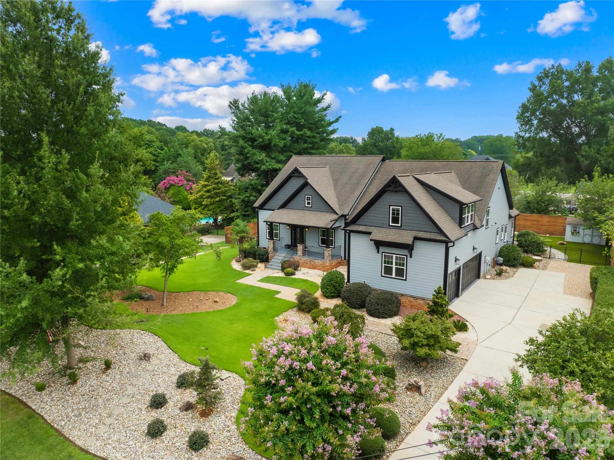 129 Aqua Drive — Mooresville