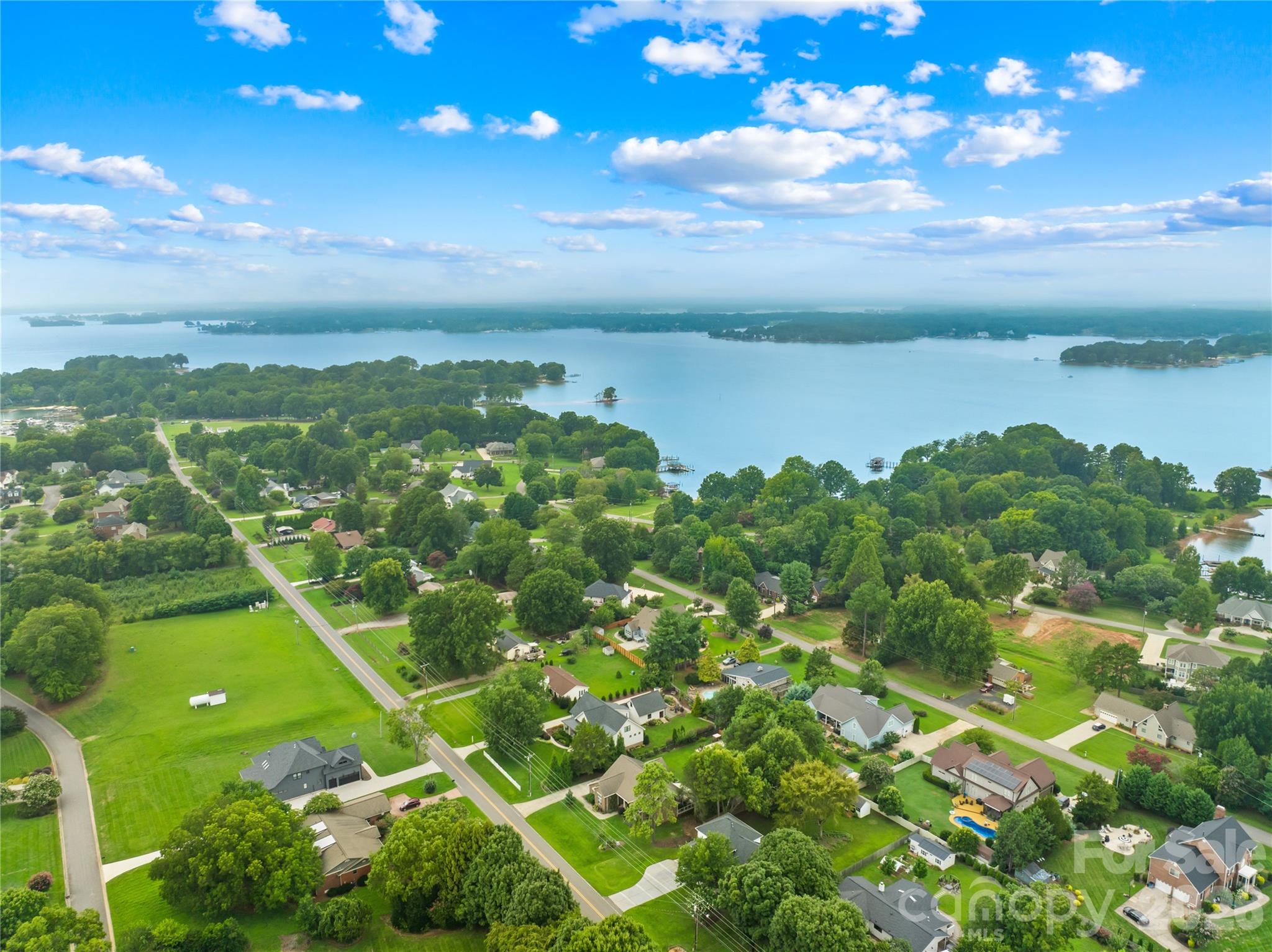 129 Aqua Drive — Mooresville