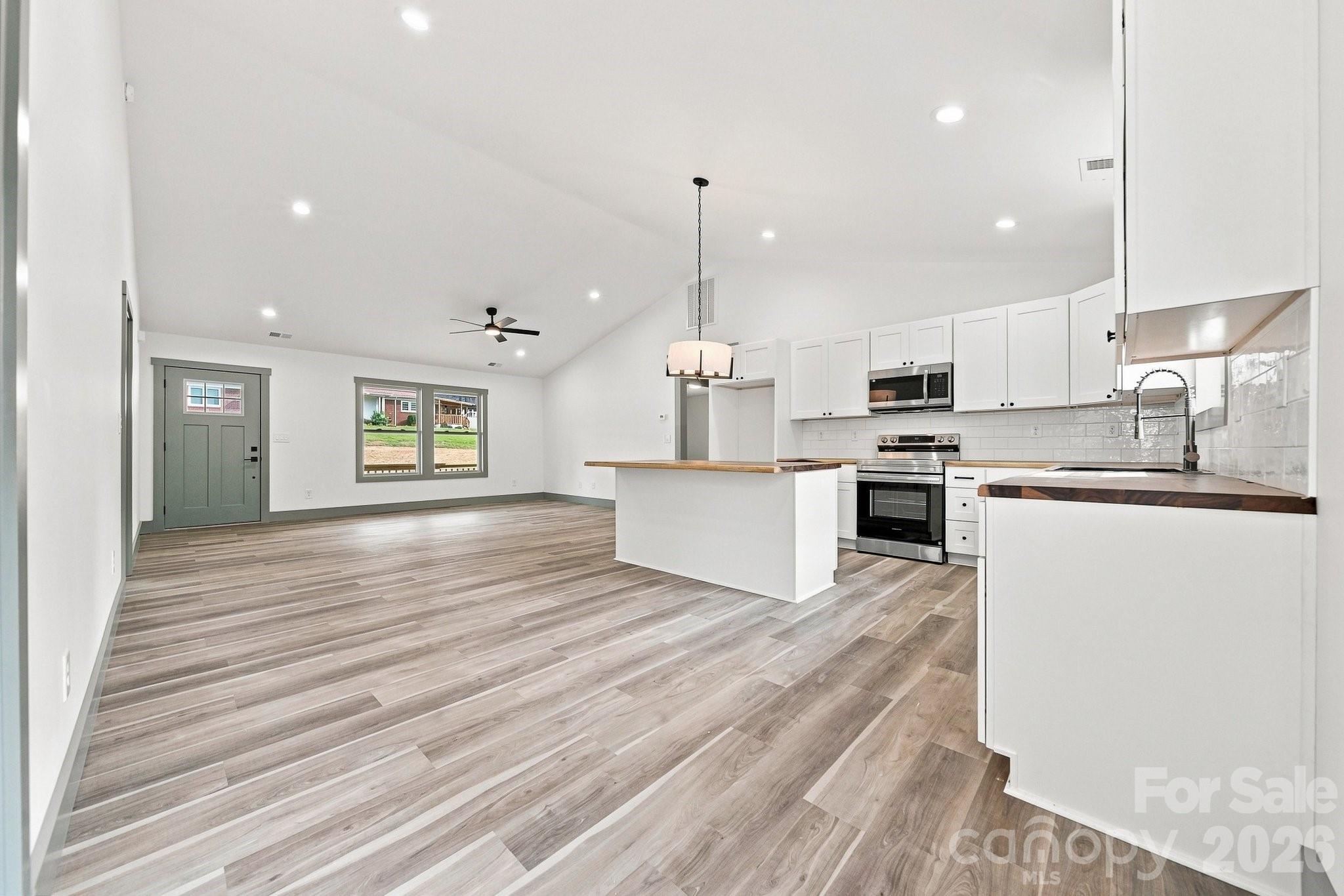 2949 Link Drive — Granite Falls
