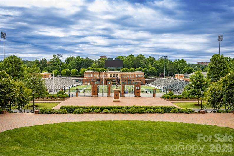 4146 Vallhorn Lane — Charlotte