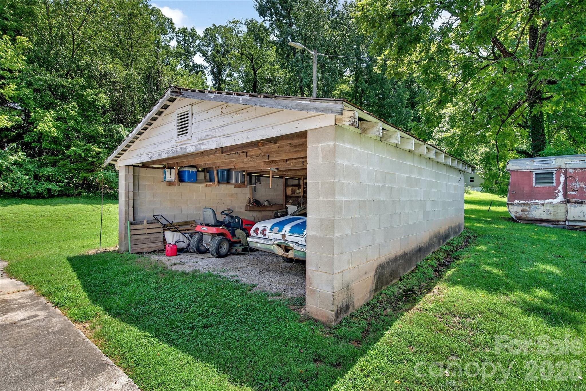 96 Huntsville Road — Marion