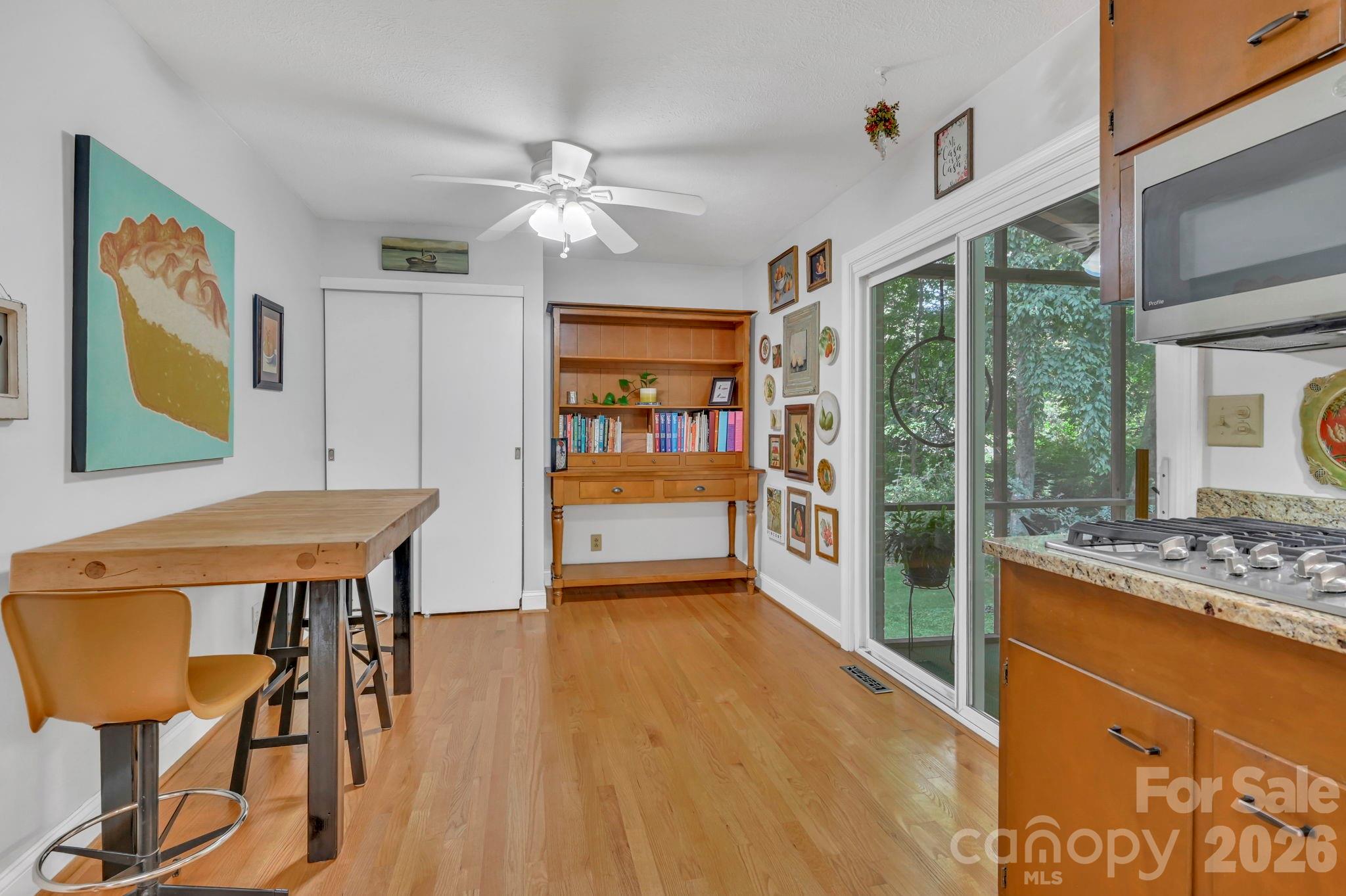 307 Woodland Trail — Laurel Park