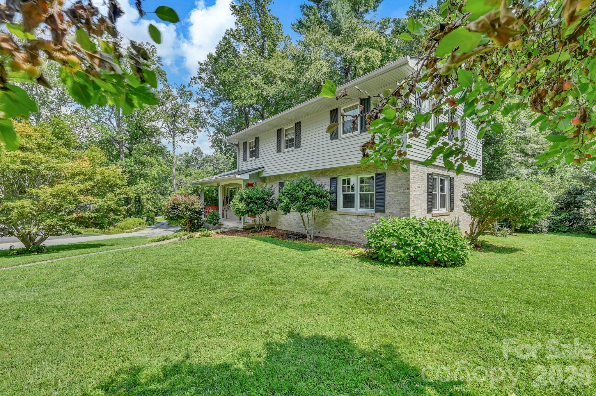 307 Woodland Trail — Laurel Park