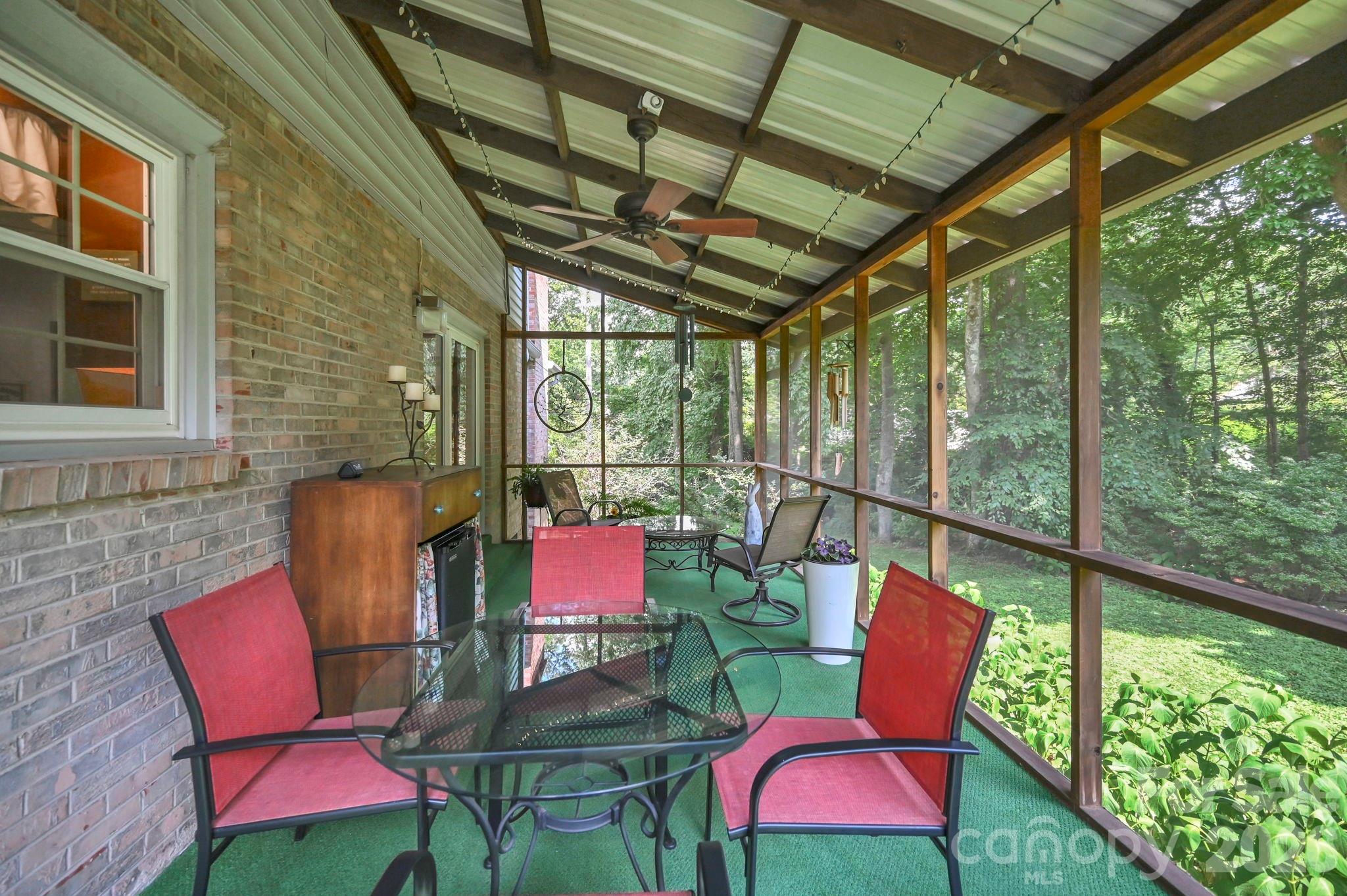 307 Woodland Trail — Laurel Park