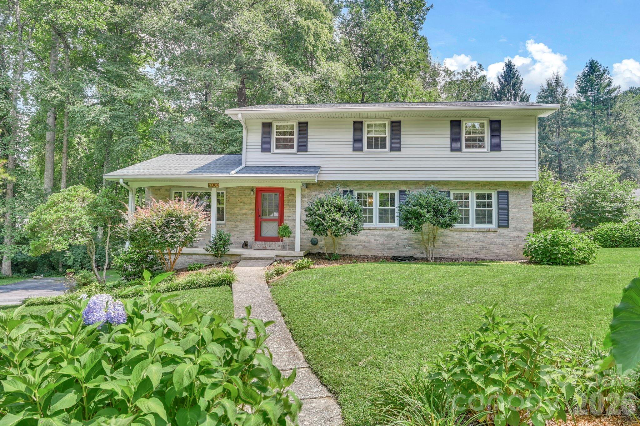 307 Woodland Trail — Laurel Park