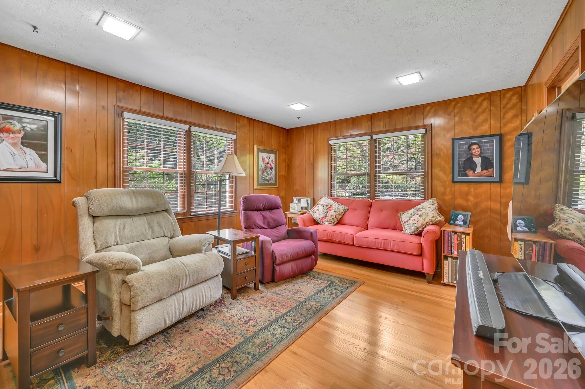 307 Woodland Trail — Laurel Park