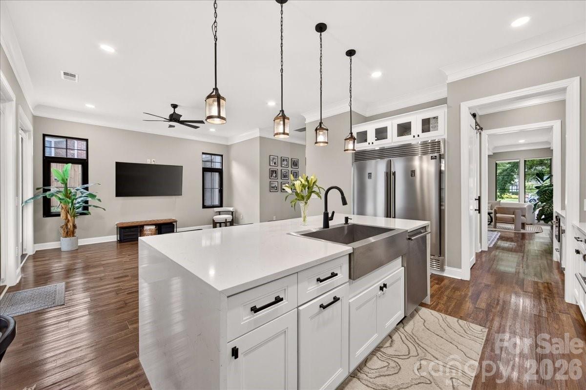 2200 Stratford Avenue — Charlotte
