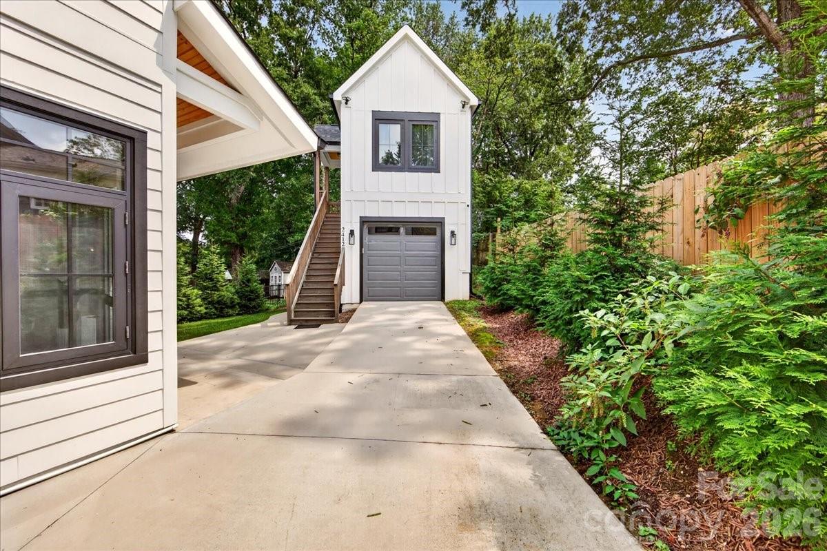 2200 Stratford Avenue — Charlotte