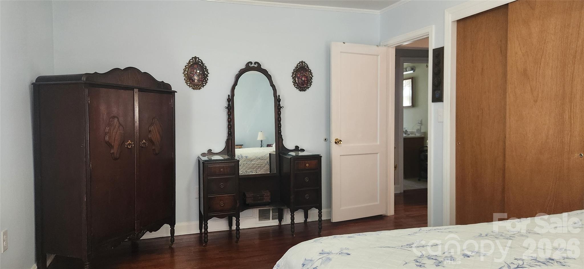 214 Governors View Road — Asheville