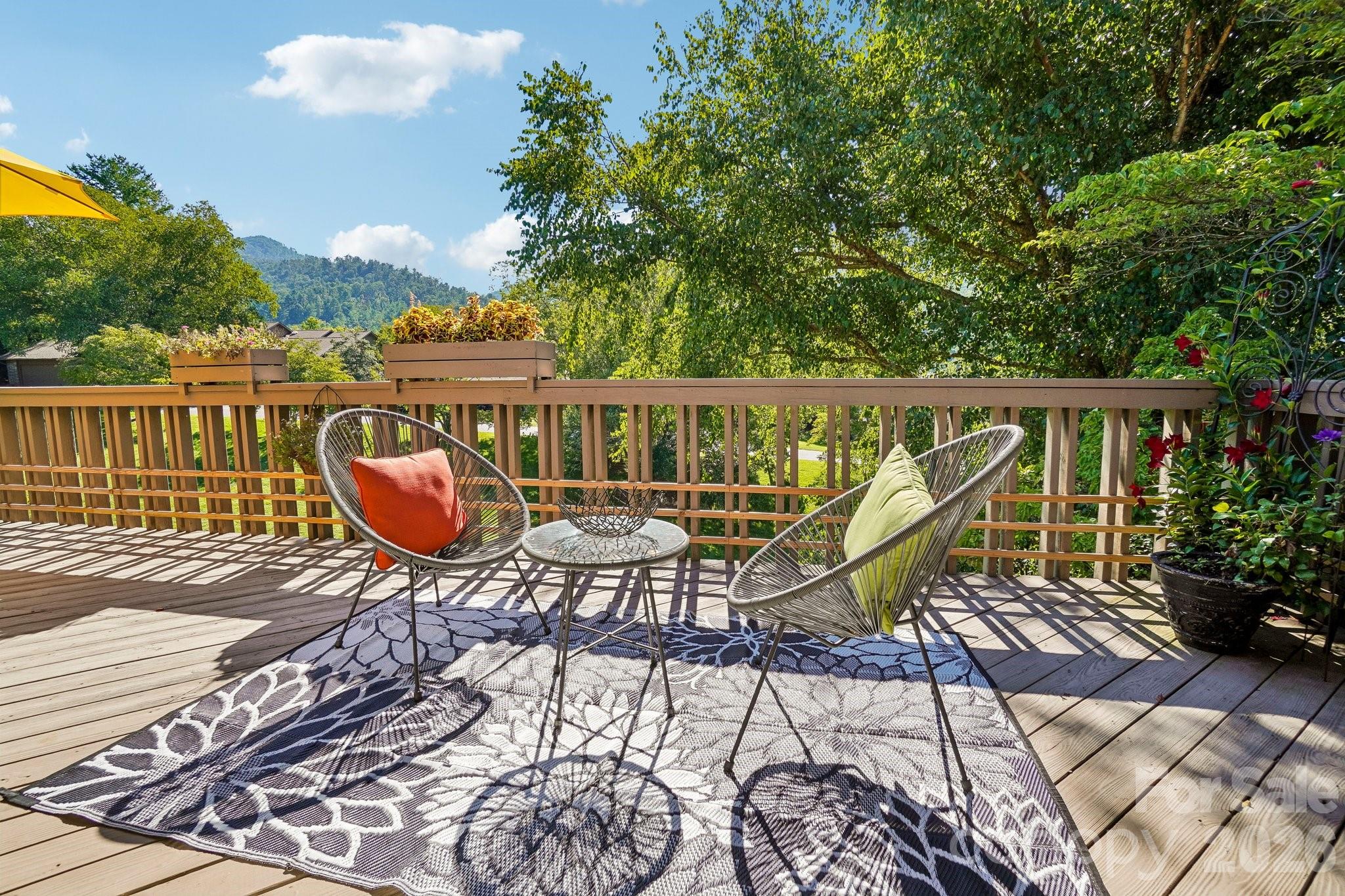 15 Stony Ridge — Asheville