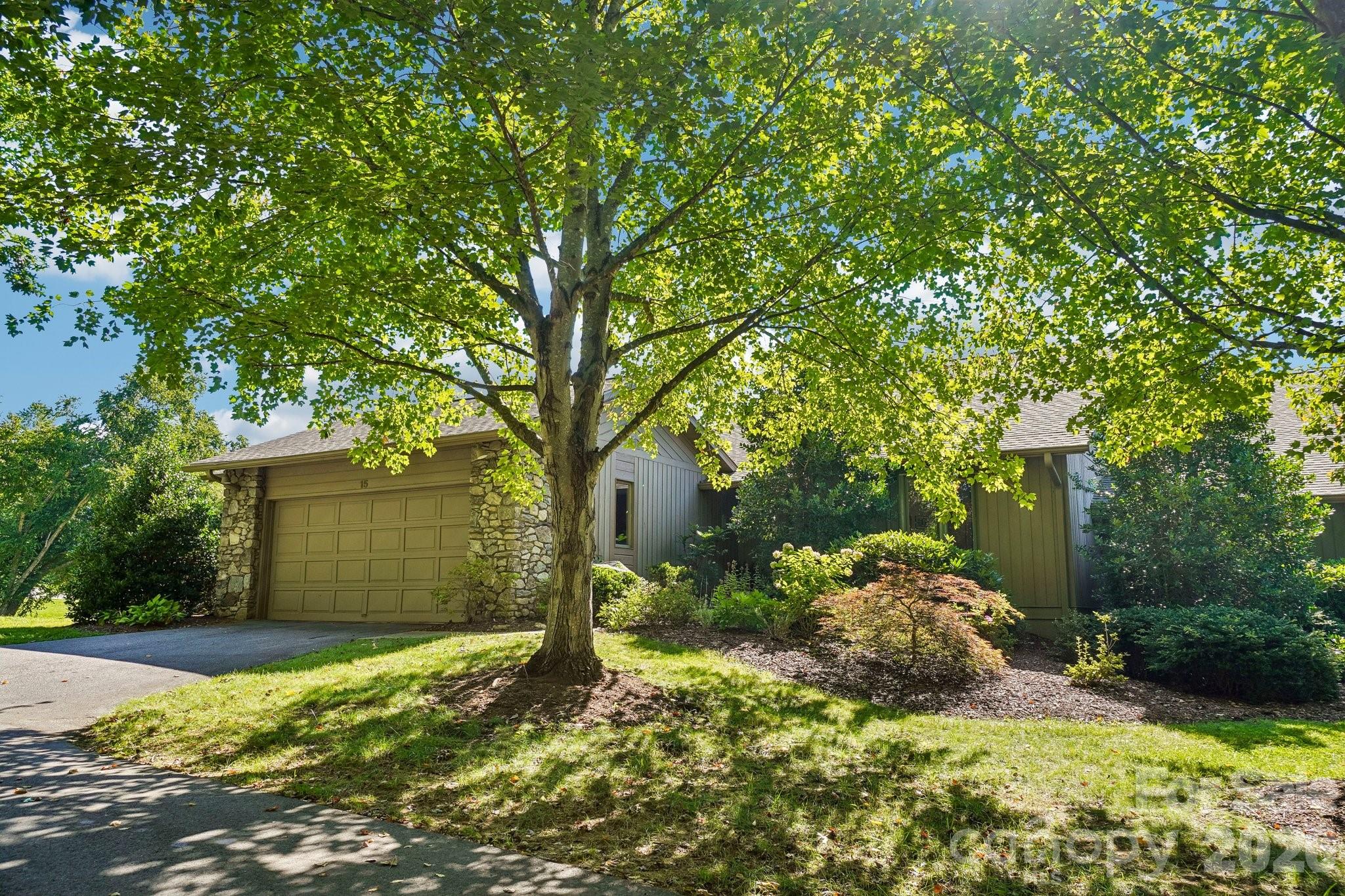 15 Stony Ridge — Asheville