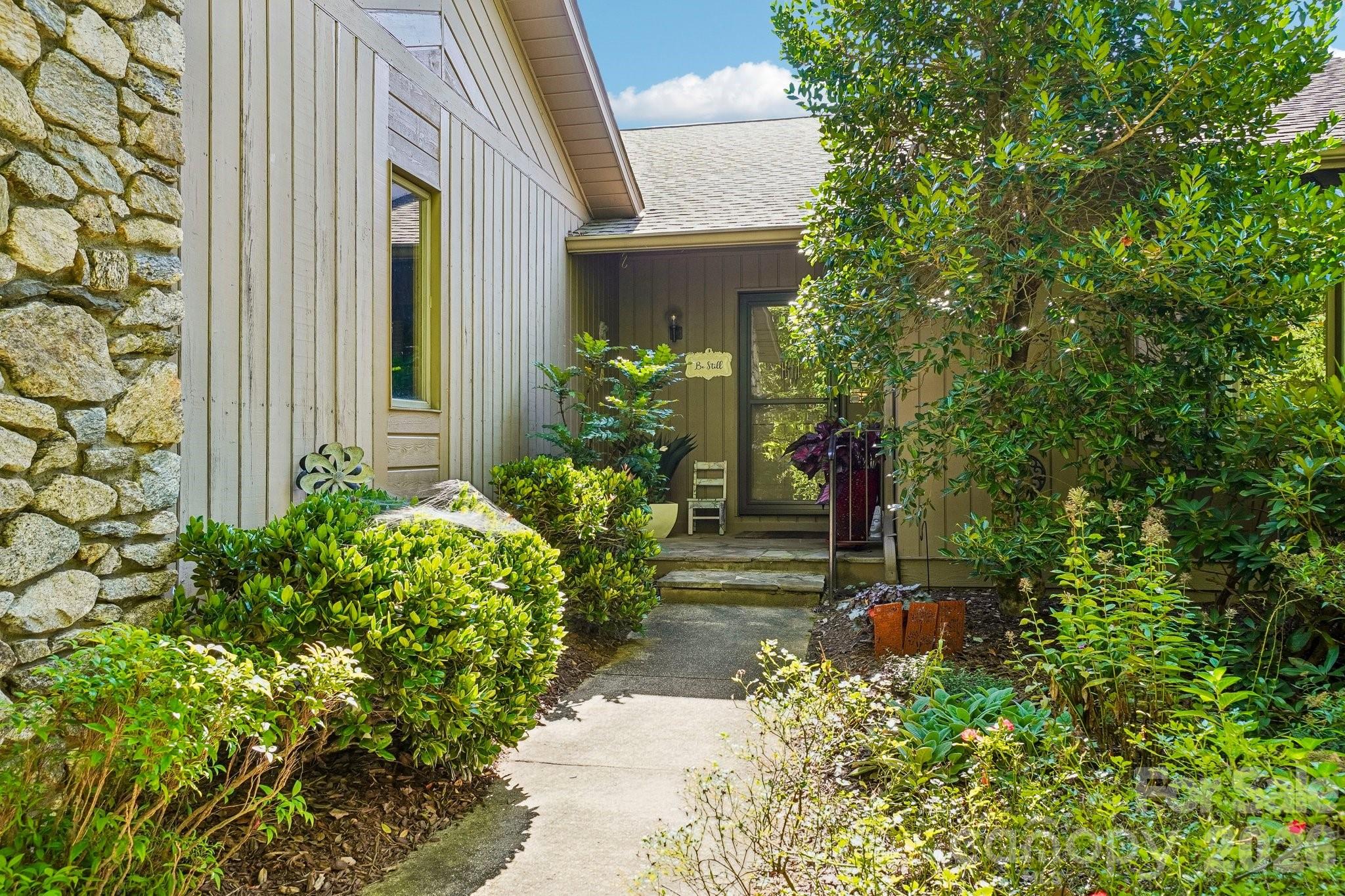 15 Stony Ridge — Asheville