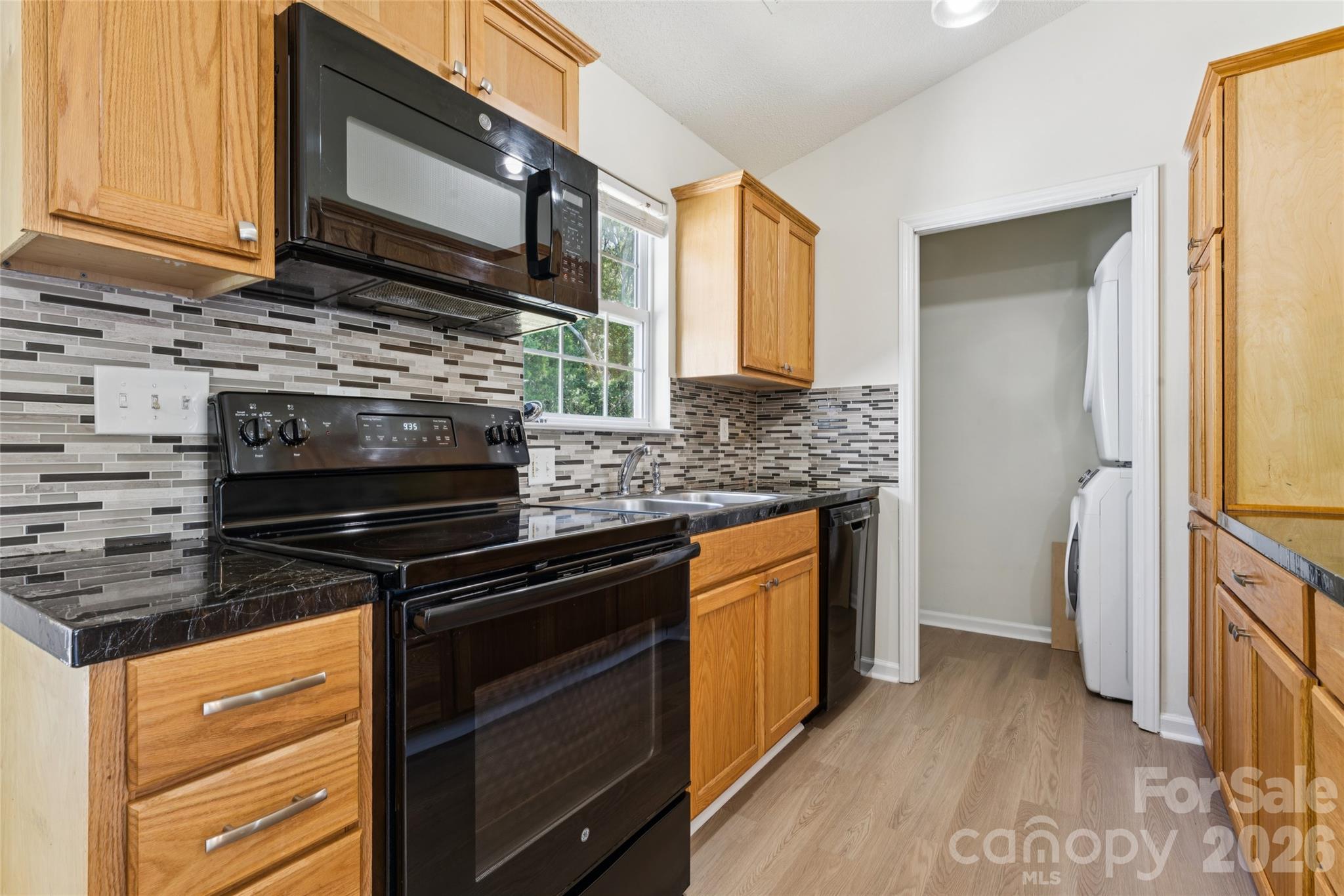 4563 Sunchase Court NW — Concord