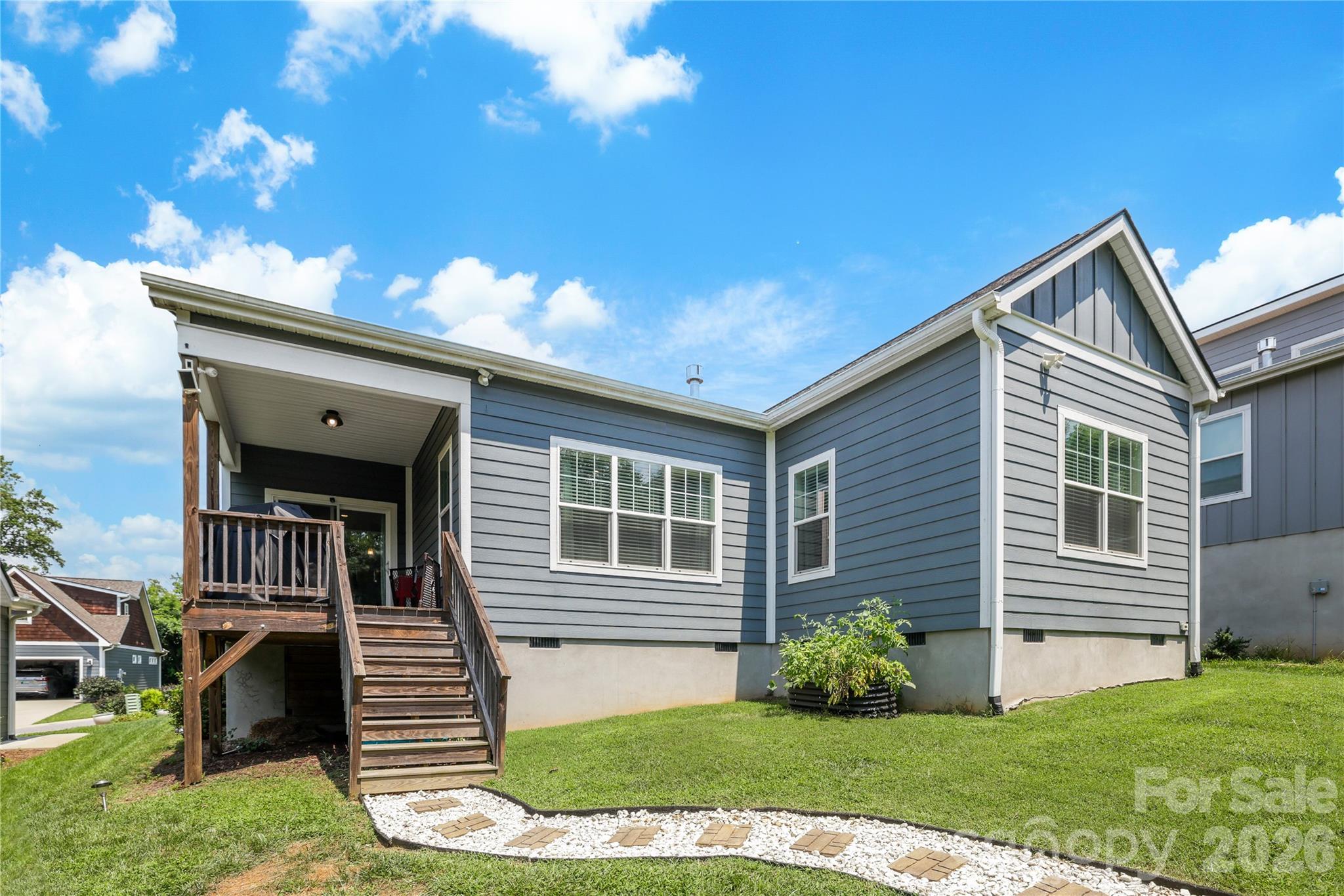 19 Woodbridge Park Drive — Asheville