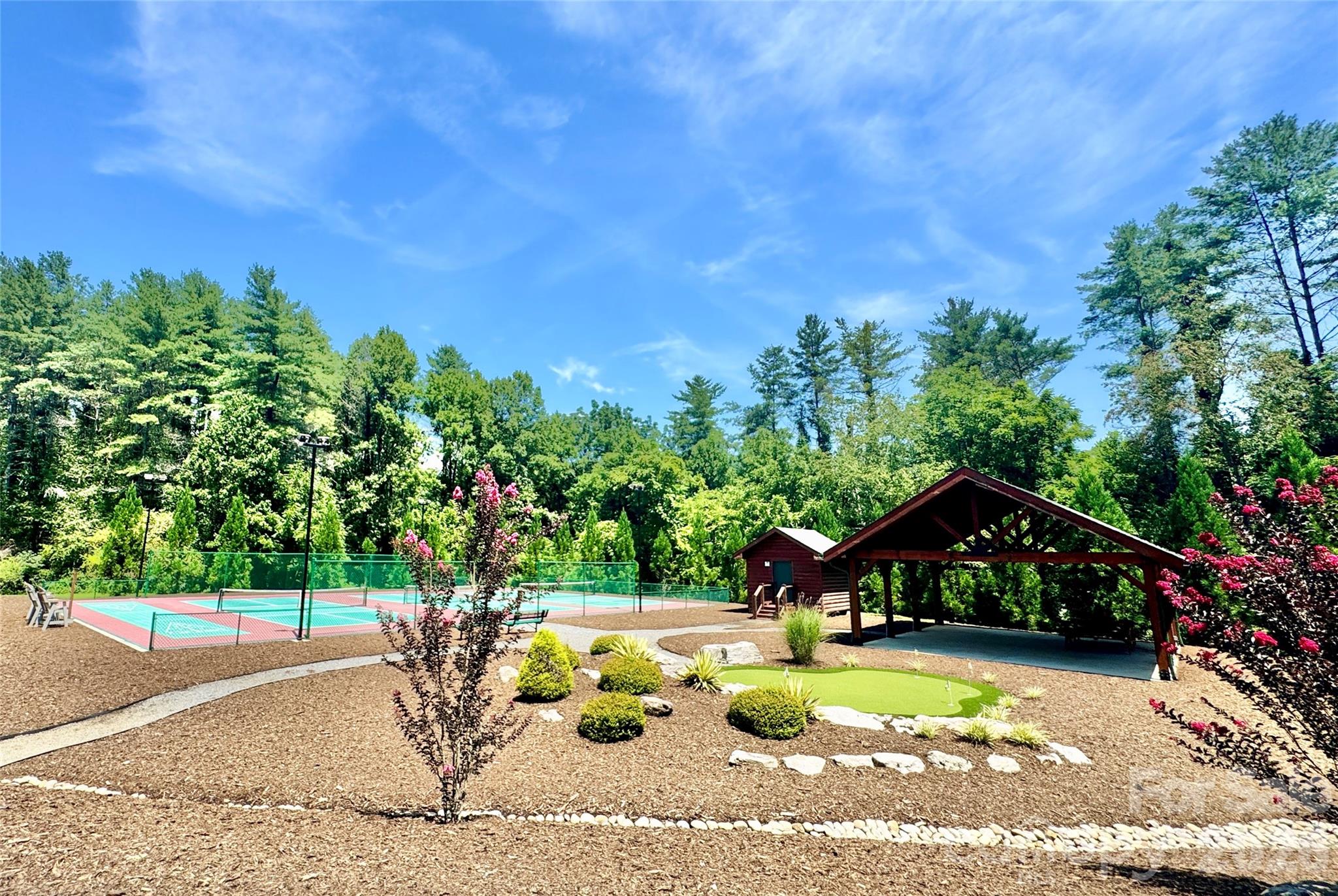 5504 Cedar Cove Way — Lenoir