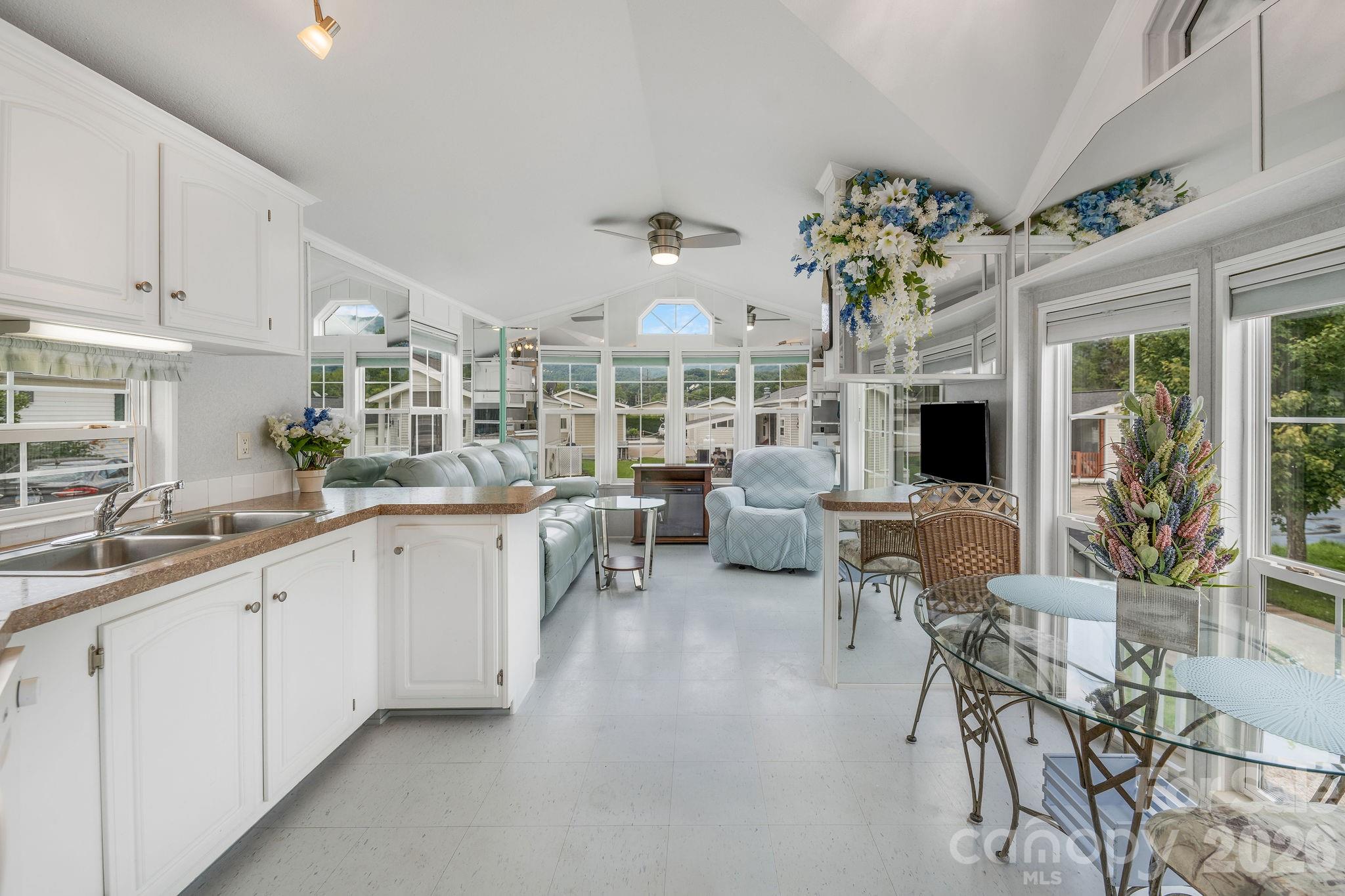 53 Strollers Lane — Waynesville