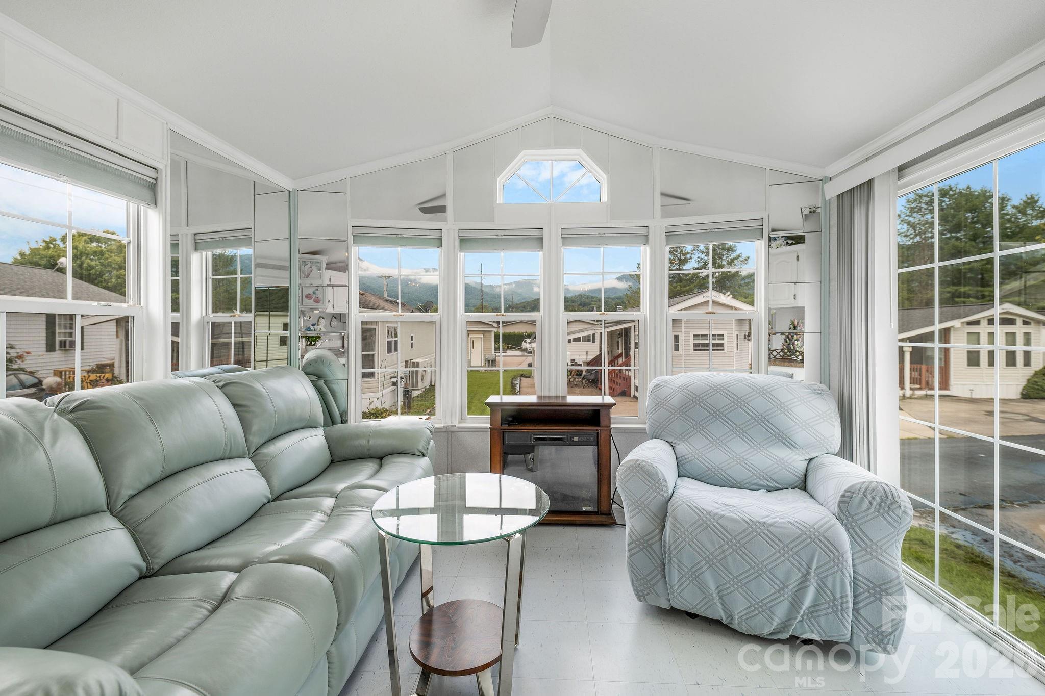 53 Strollers Lane — Waynesville