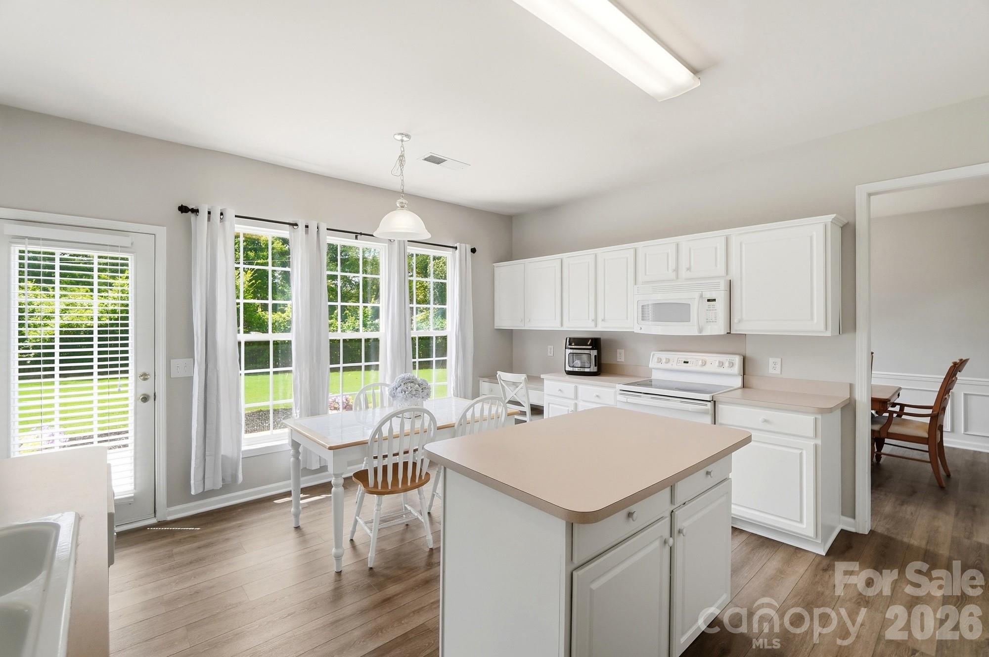 7724 Dinniston Drive — Huntersville