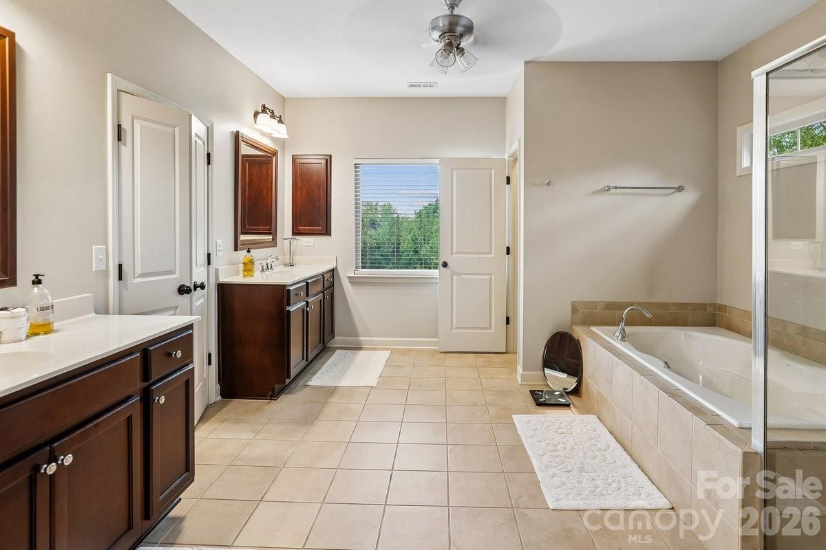 3125 Kennys Street — Pineville