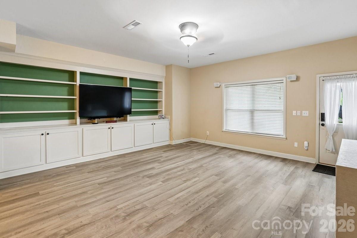 3125 Kennys Street — Pineville
