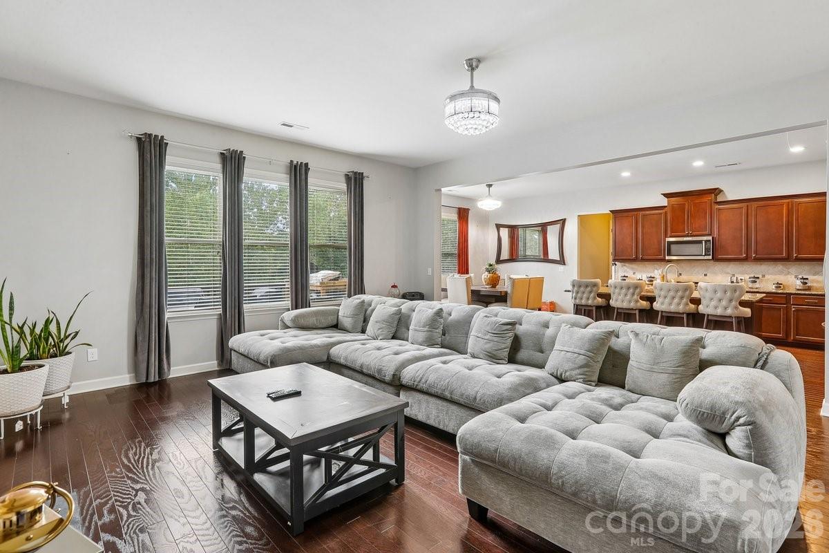 3125 Kennys Street — Pineville