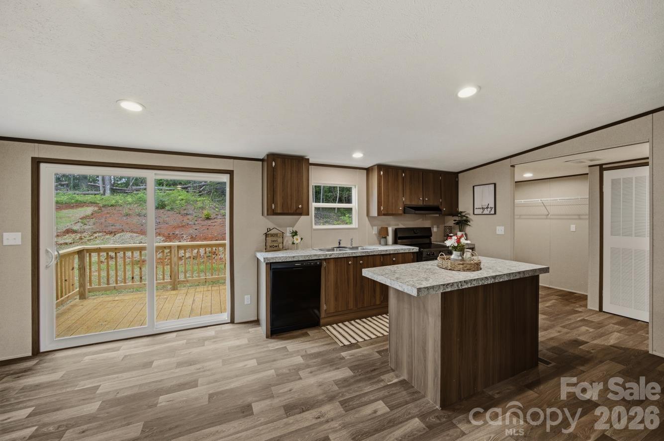 3150 Mariposa Lane — Morganton