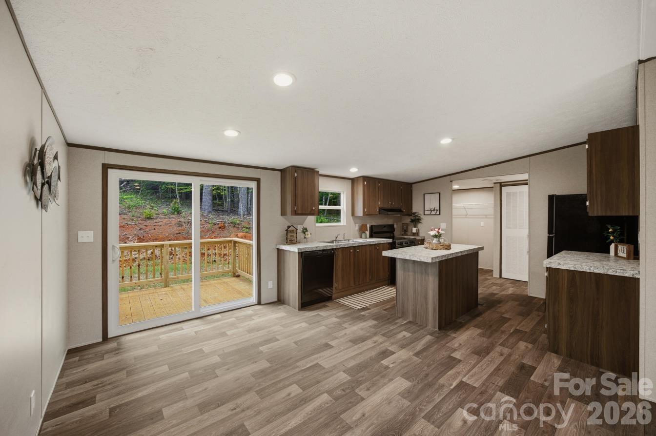 3150 Mariposa Lane — Morganton