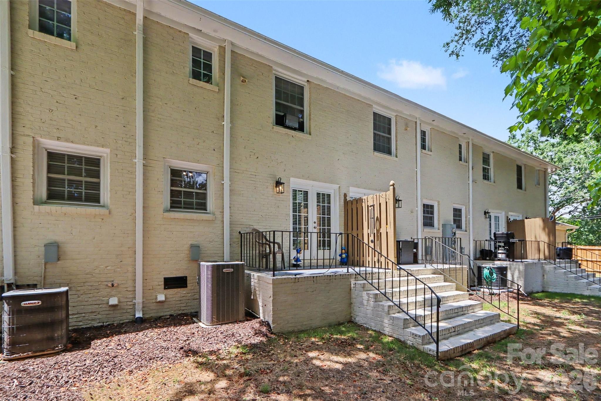 718 W Franklin Street — Monroe