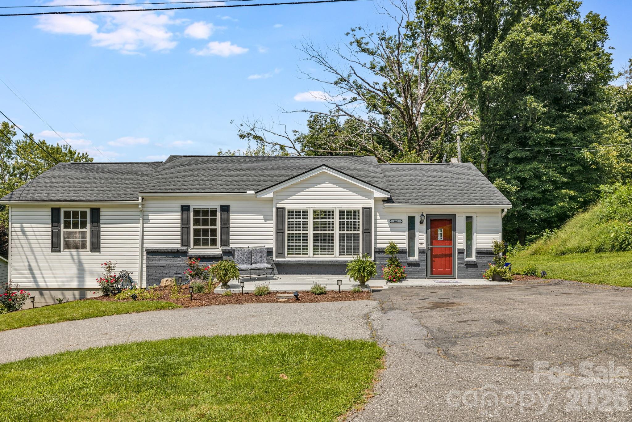 303 Hunter Street — Burnsville