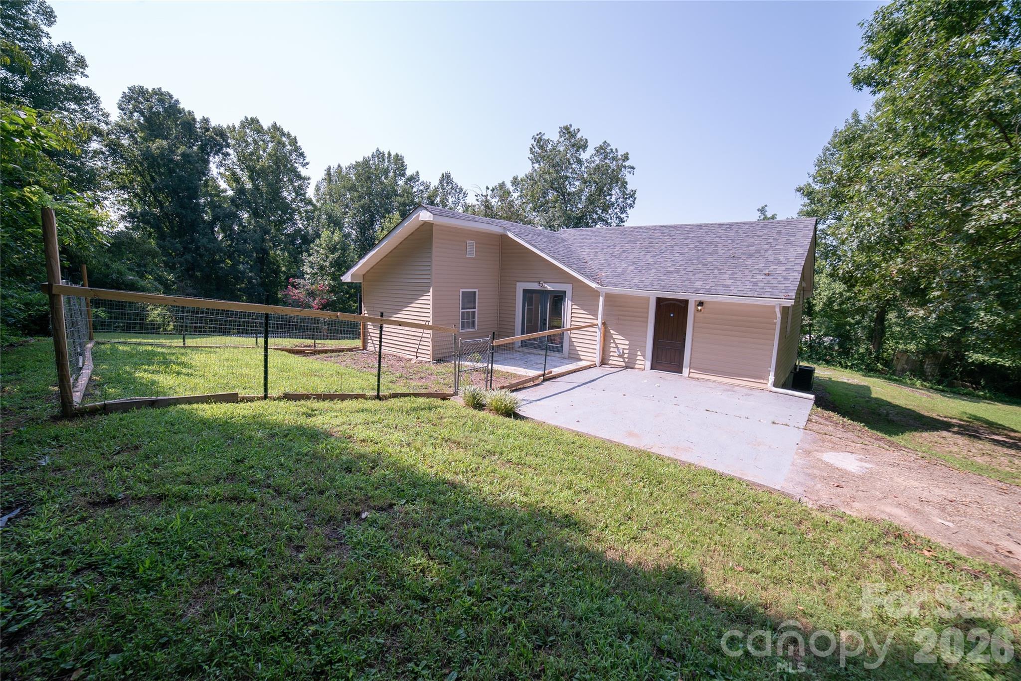 1240 Piedmont Drive NW — Lenoir