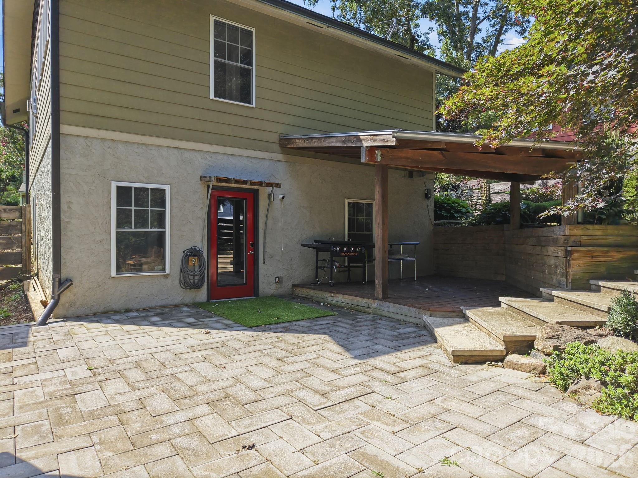 146 Courtland Avenue — Asheville