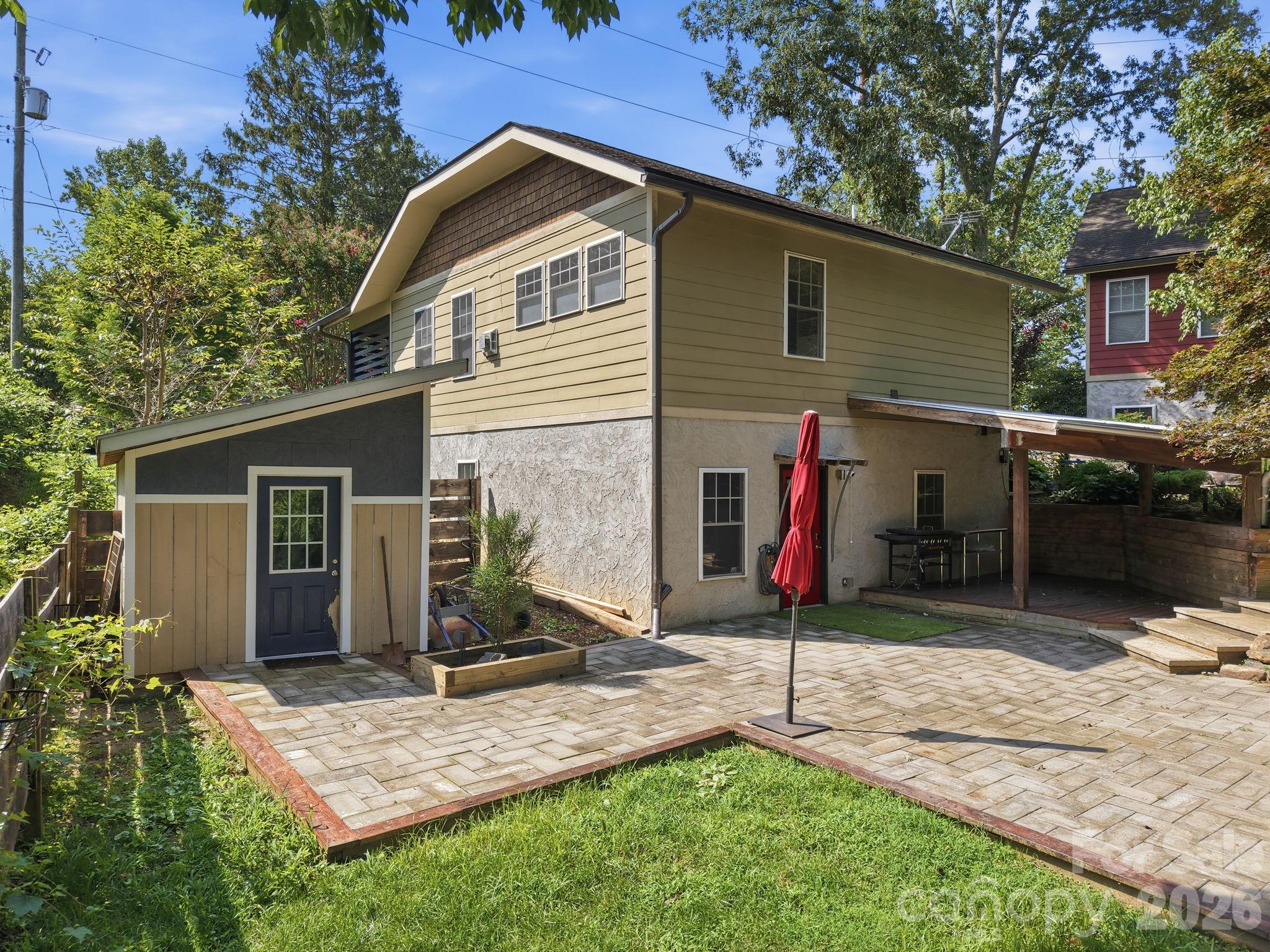 146 Courtland Avenue — Asheville