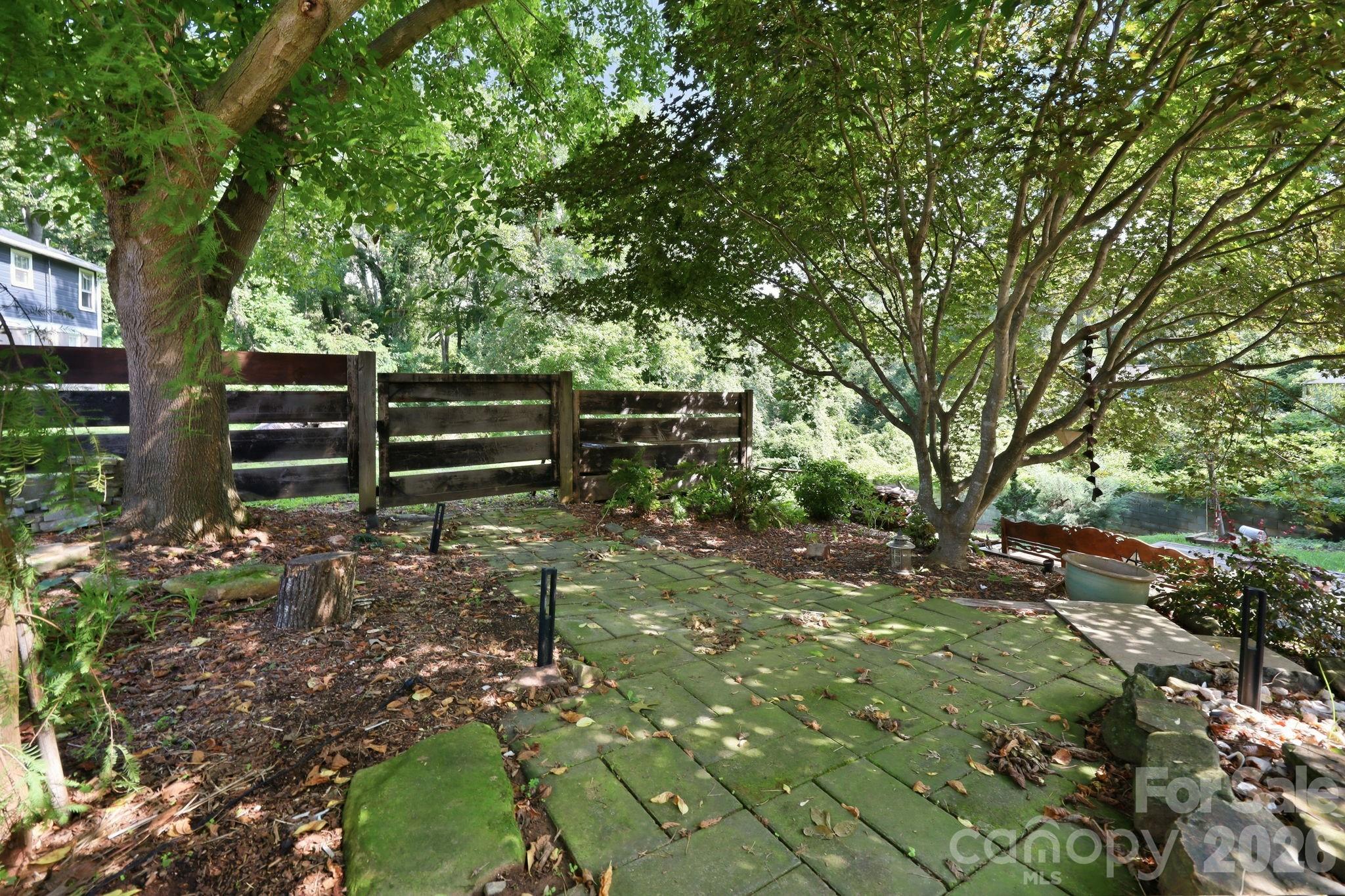 146 Courtland Avenue — Asheville