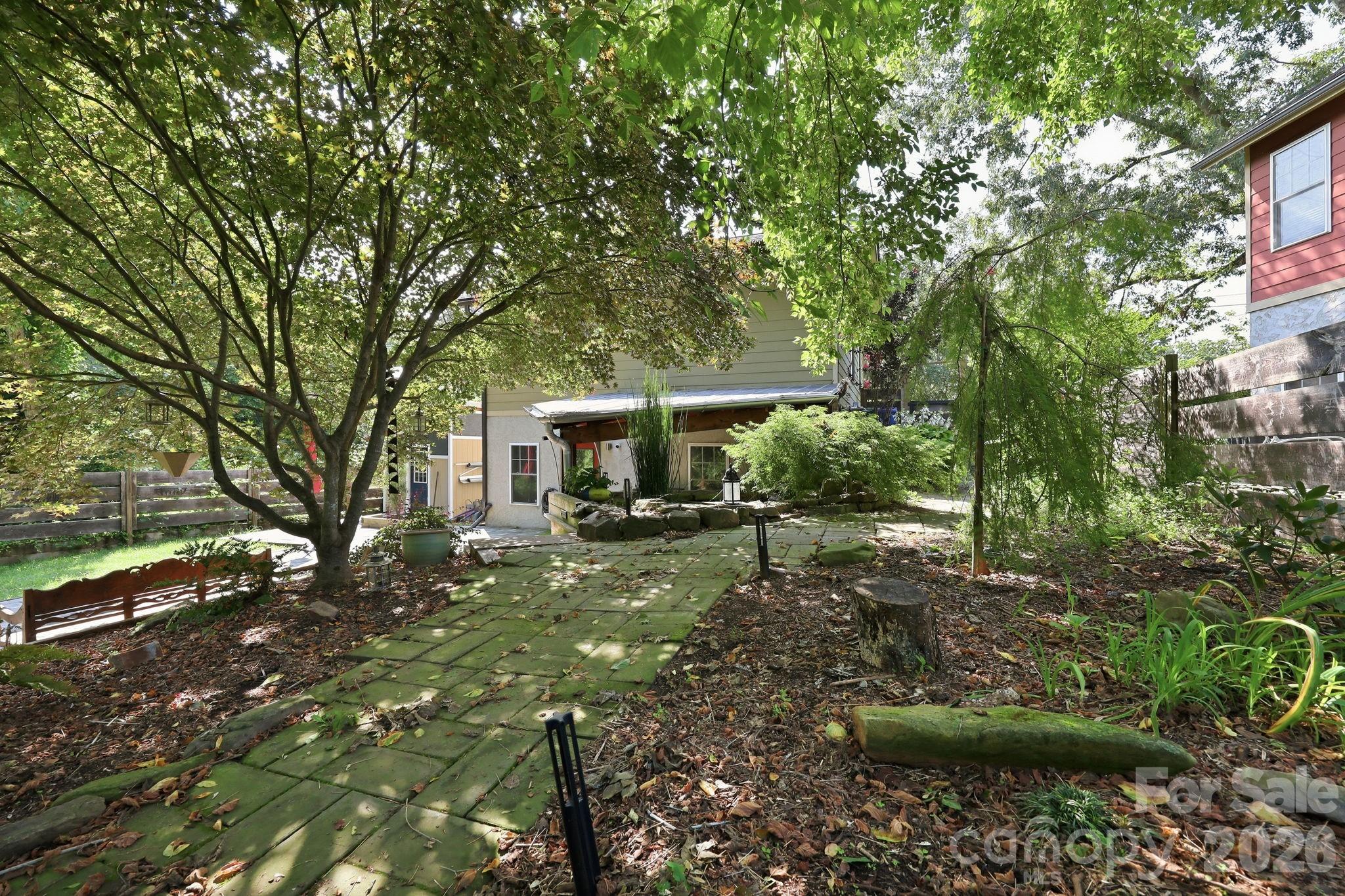 146 Courtland Avenue — Asheville
