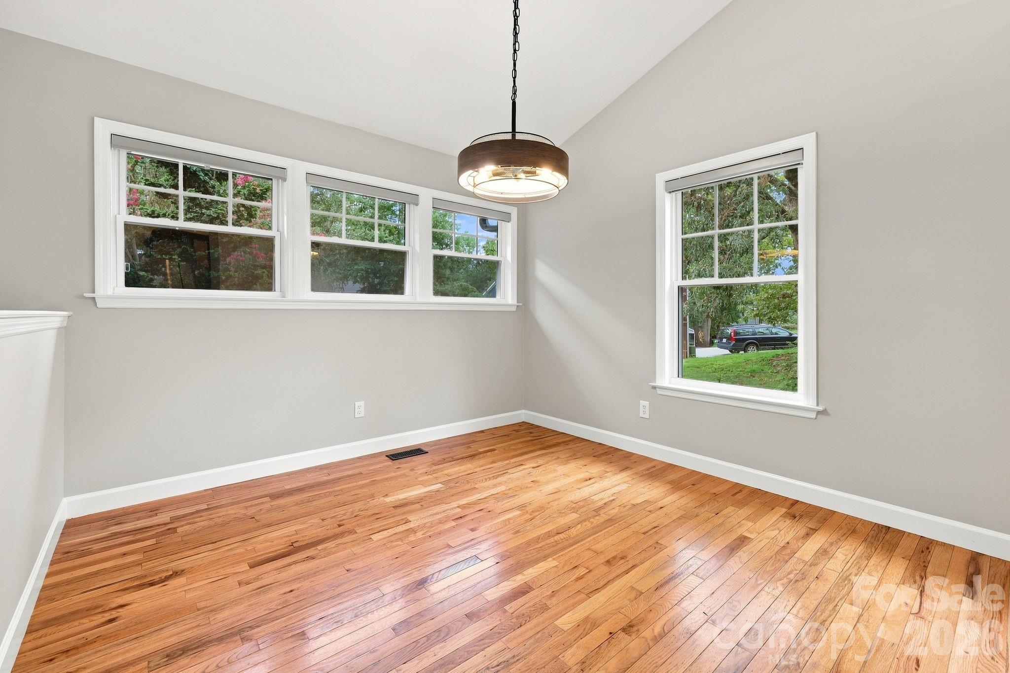 146 Courtland Avenue — Asheville