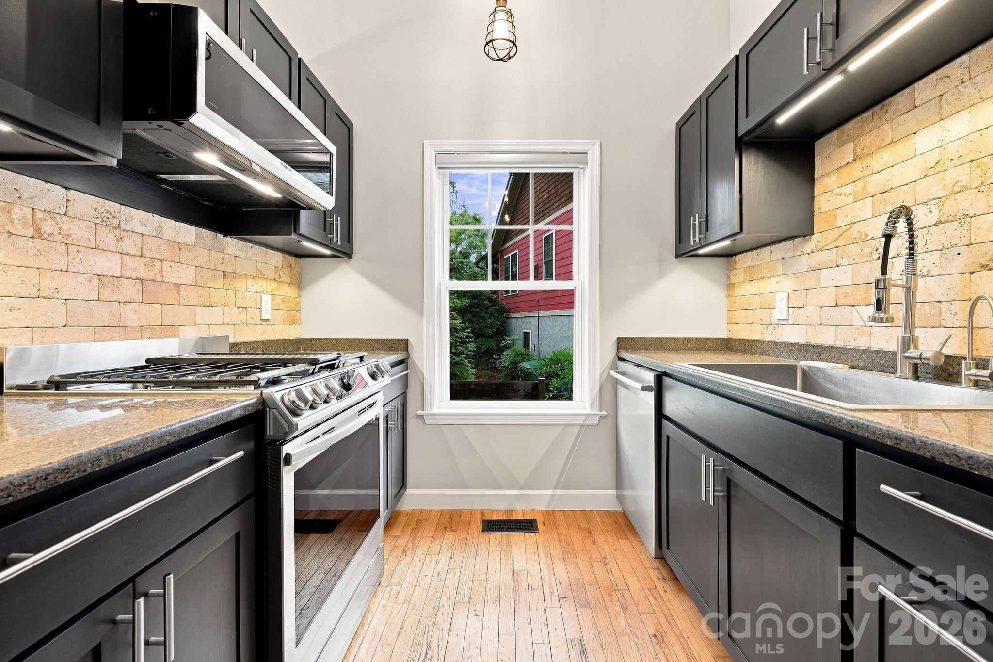 146 Courtland Avenue — Asheville