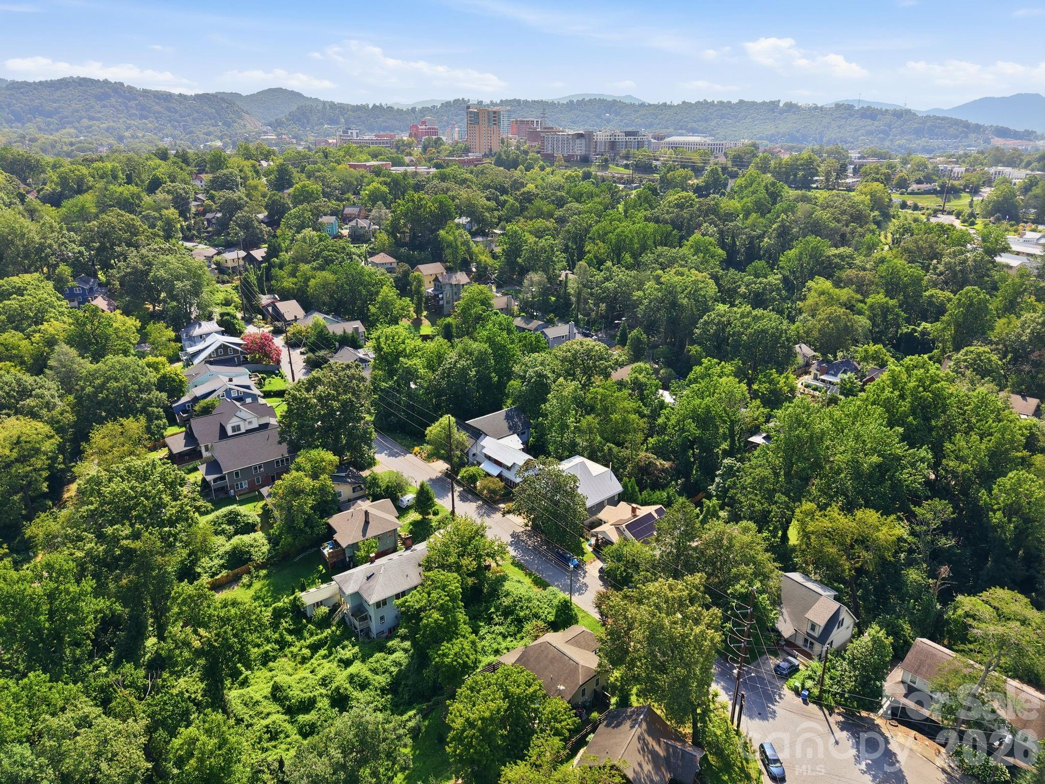 146 Courtland Avenue — Asheville
