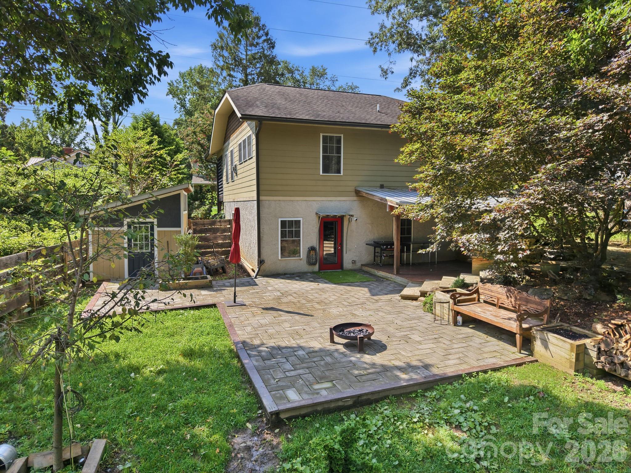146 Courtland Avenue — Asheville