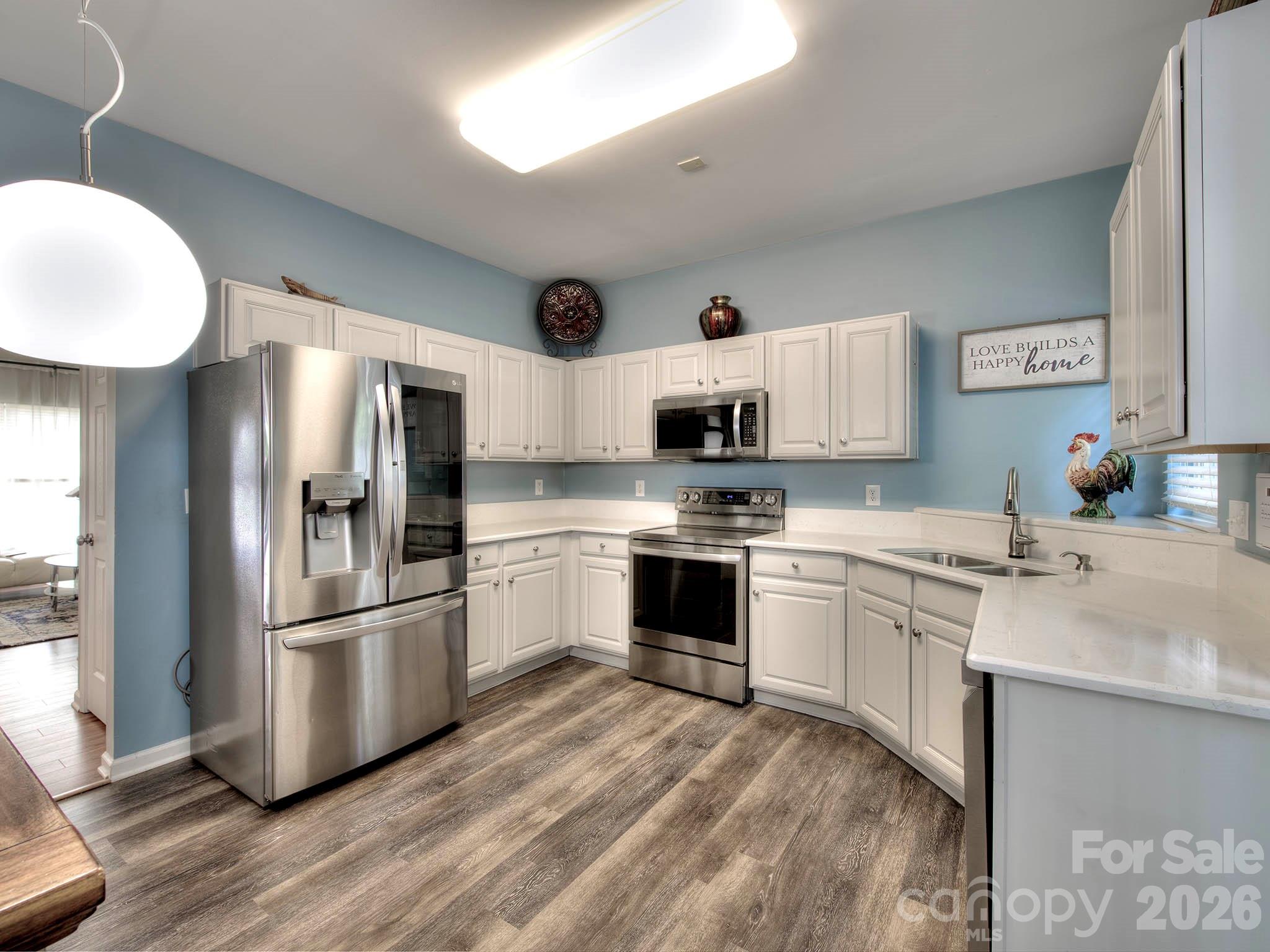 2963 Little Stream Court — Matthews