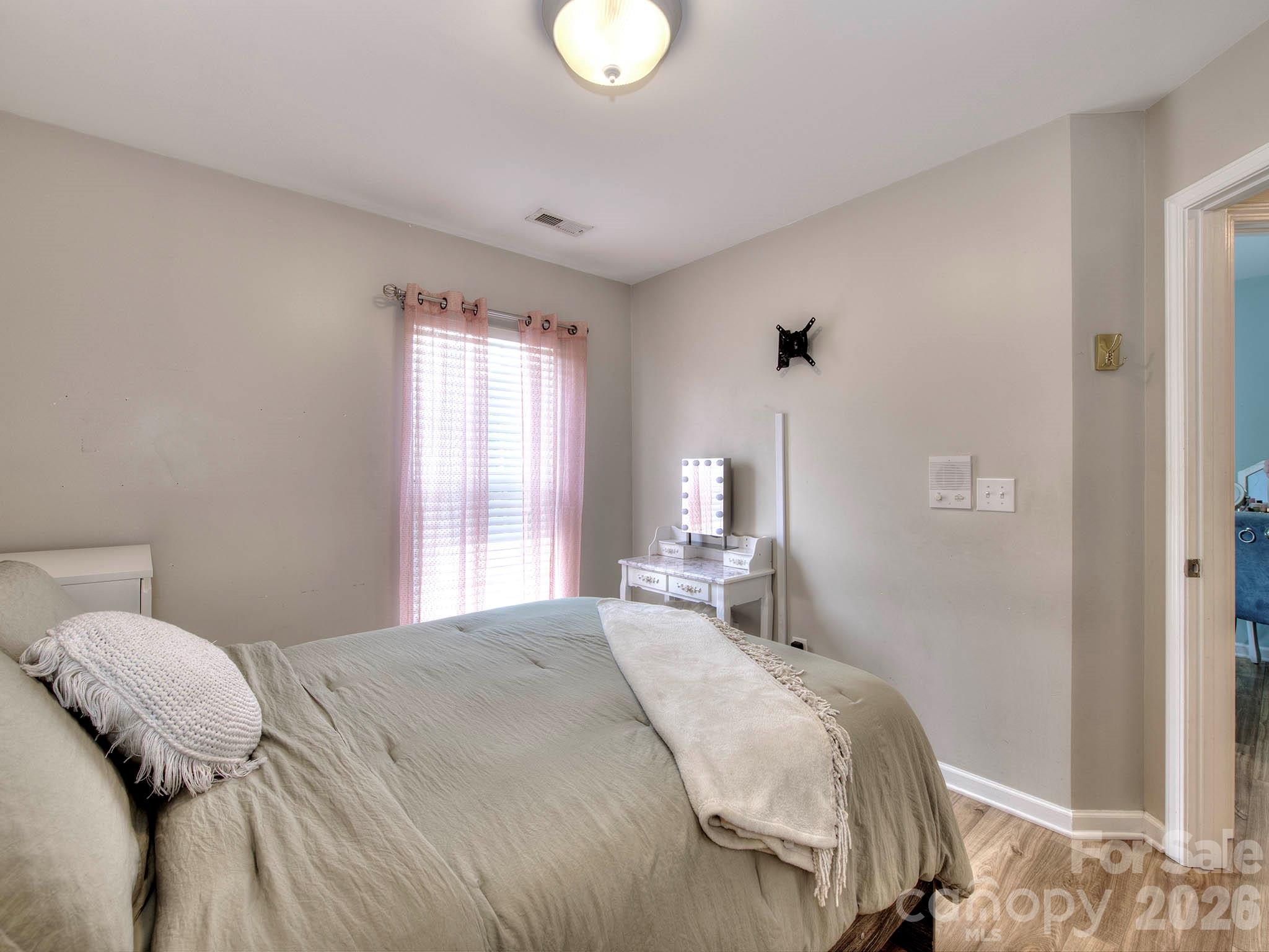 2963 Little Stream Court — Matthews