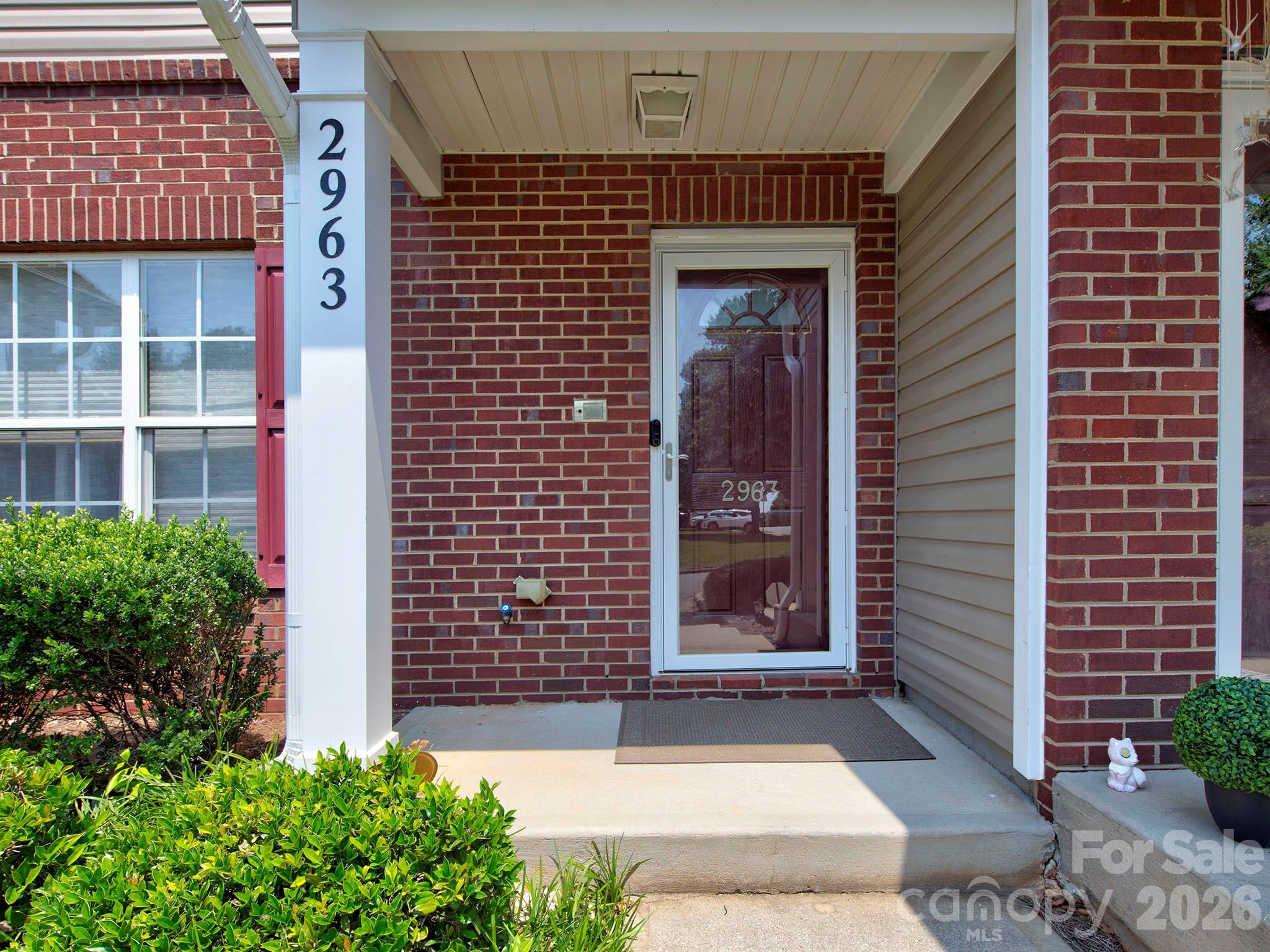 2963 Little Stream Court — Matthews