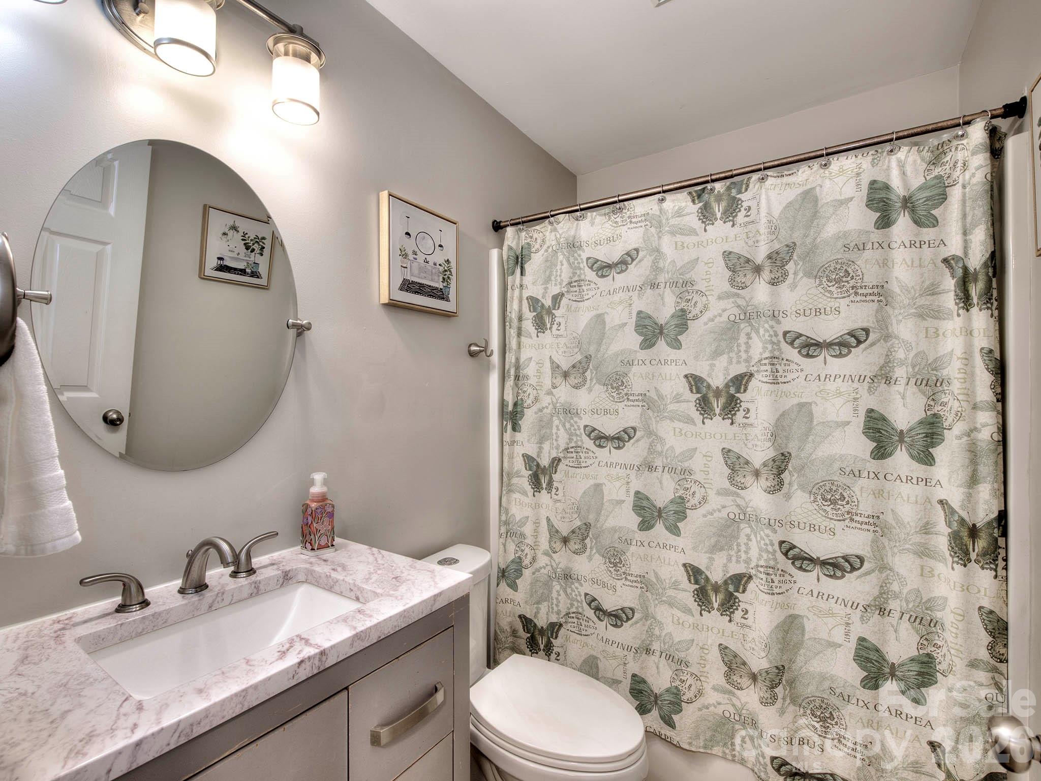 2963 Little Stream Court — Matthews