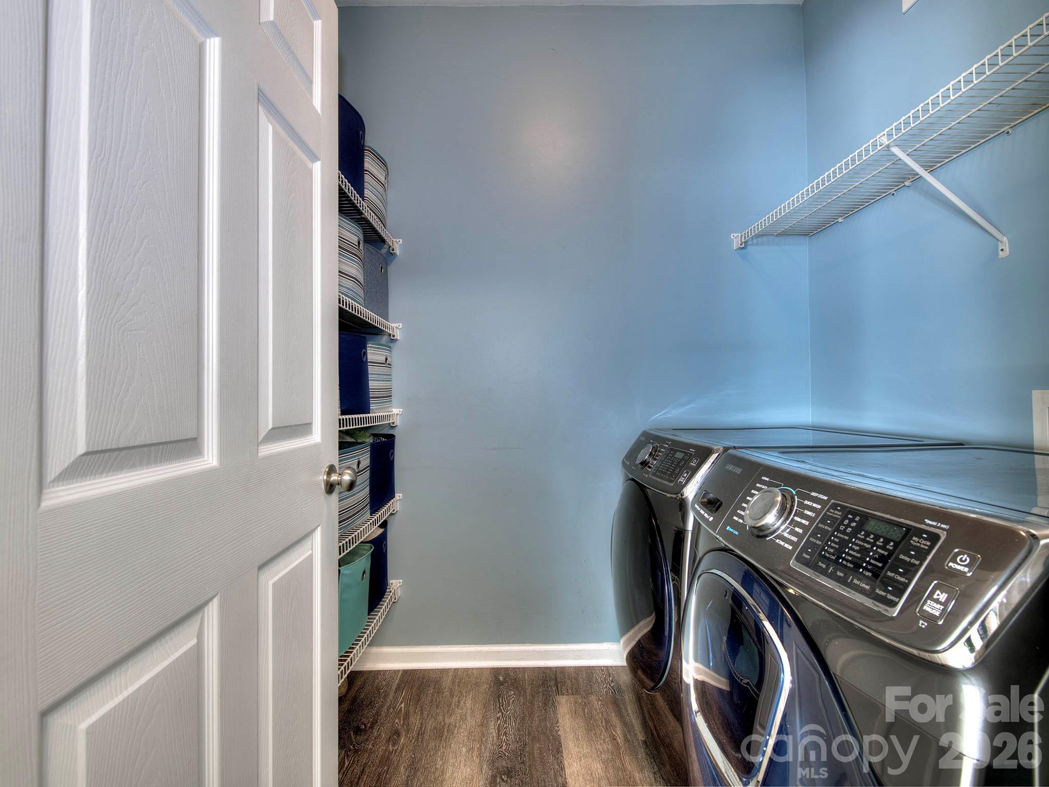 2963 Little Stream Court — Matthews