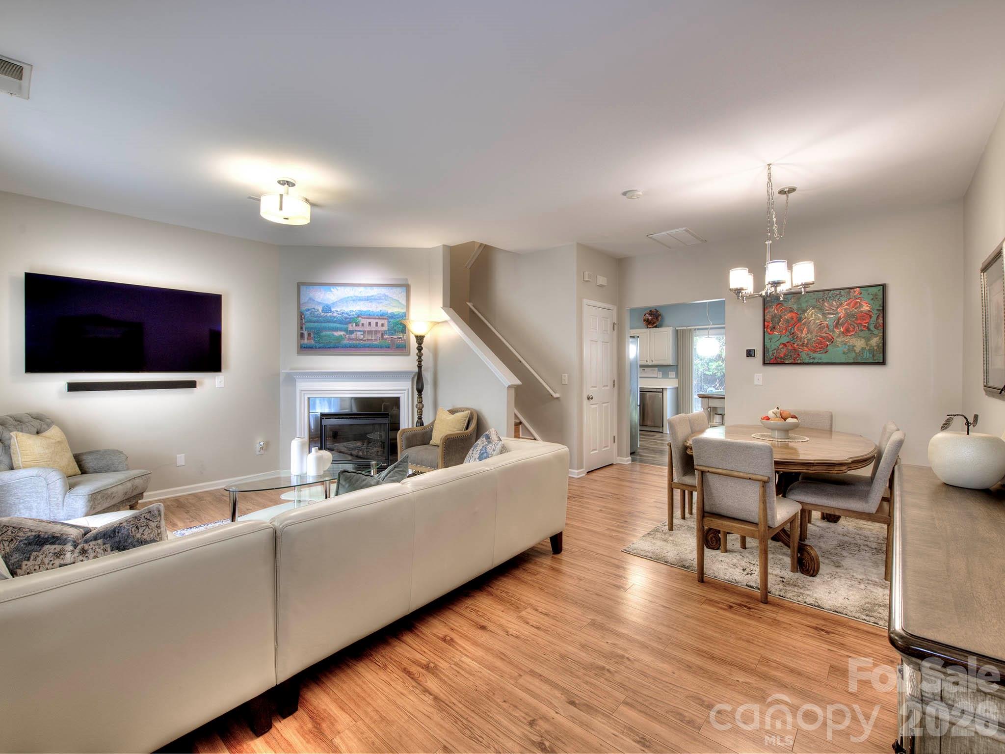 2963 Little Stream Court — Matthews
